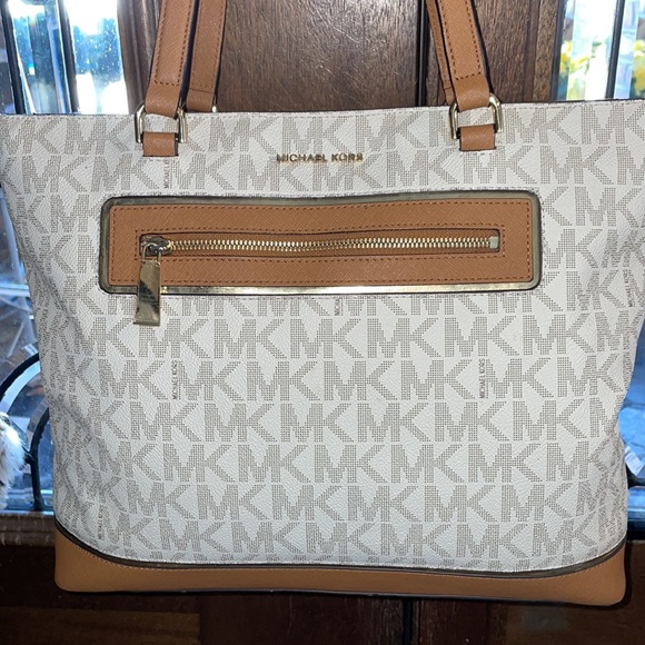 Michael Kors Frame out Item Leather Trim Vanilla NS Handbag - Picture 5 of 17